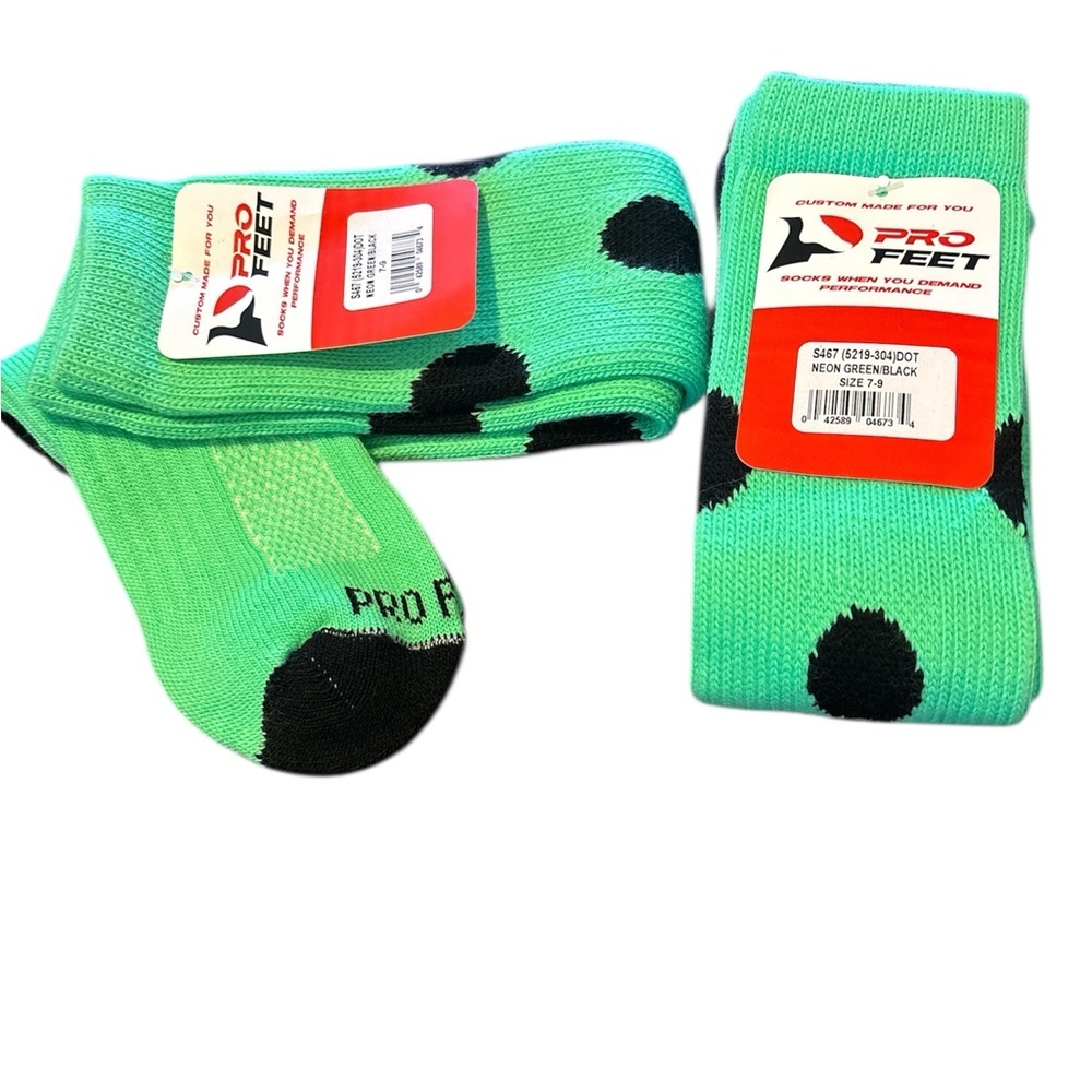 💚💚 Green Neon and Black Polka Dot Socks.                   💚💚🧦Box4 - Picture 3 of 8